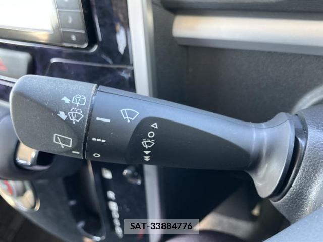 Daihatsu TANTO 2017-03 8054825-16