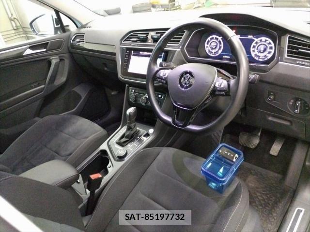 VolksWagen TIGUAN 2019-03 8072207-2