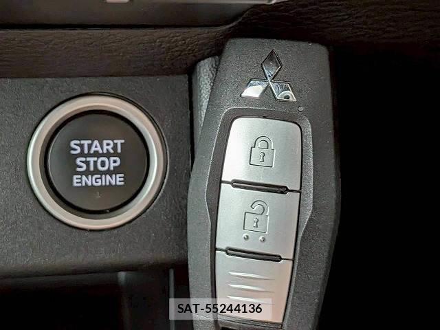 Mitsubishi TRITON 2024-02 8072596-11