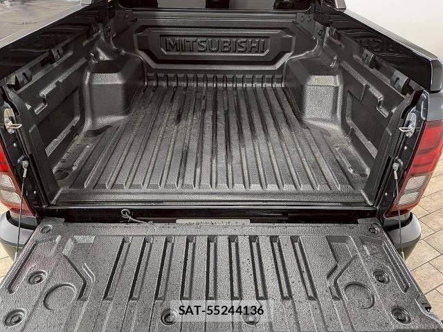 Mitsubishi TRITON 2024-02 8072596-12