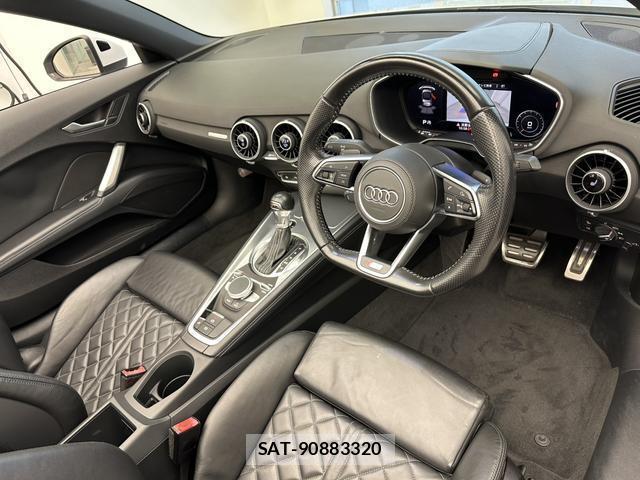 Audi TT ROADSTER 2015-09 8071751-1