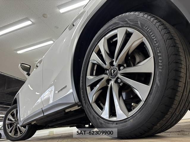 Lexus UX 2019-02 8071034-18