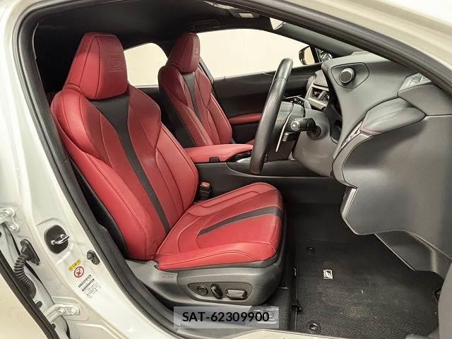 Lexus UX 2019-02 8071034-4