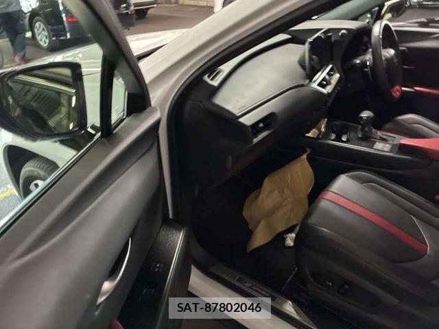 Lexus UX 2023-06 8072186-4