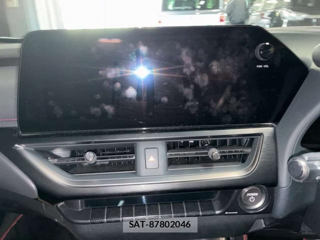 Lexus UX 2023-06 8072186-6
