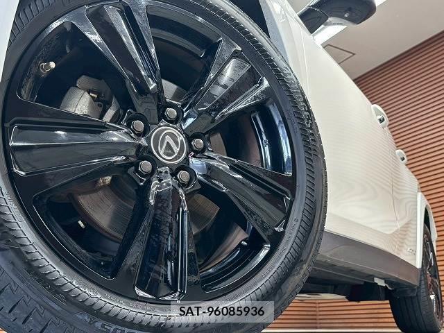 Lexus UX 2022-03 8072359-10
