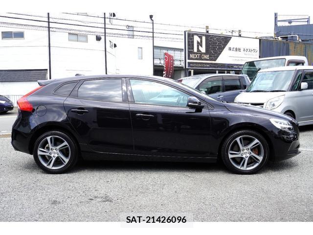 Volvo V40 2016-12 8071858-3