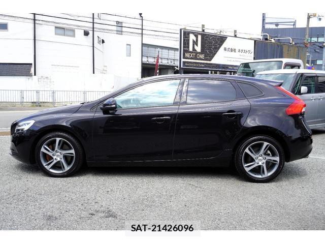 Volvo V40 2016-12 8071858-6