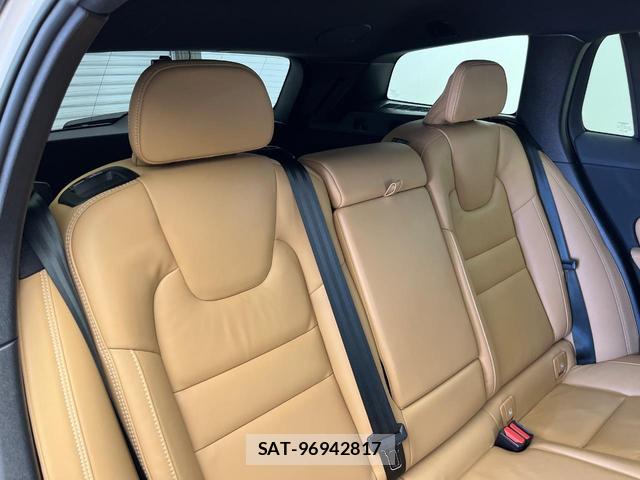 Volvo V60 2023-06 8070908-12