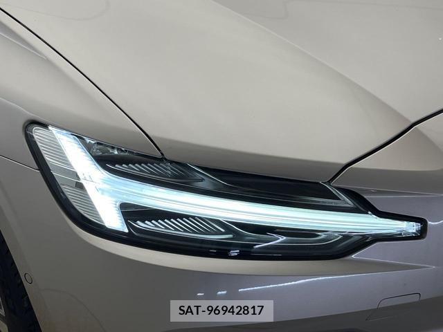 Volvo V60 2023-06 8070908-14