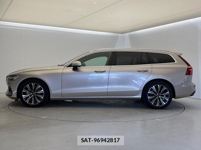 Volvo V60 2023-06 8070908-17