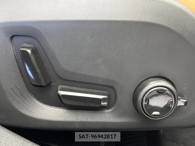 Volvo V60 2023-06 8070908-8