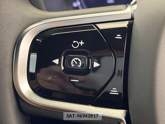 Volvo V60 2023-06 8070908-9