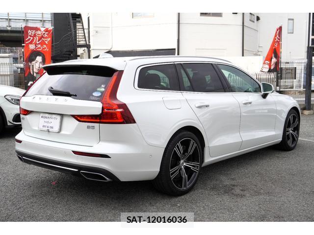 Volvo V60 2021-05 8071901-1
