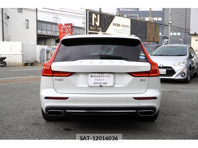 Volvo V60 2021-05 8071901-6