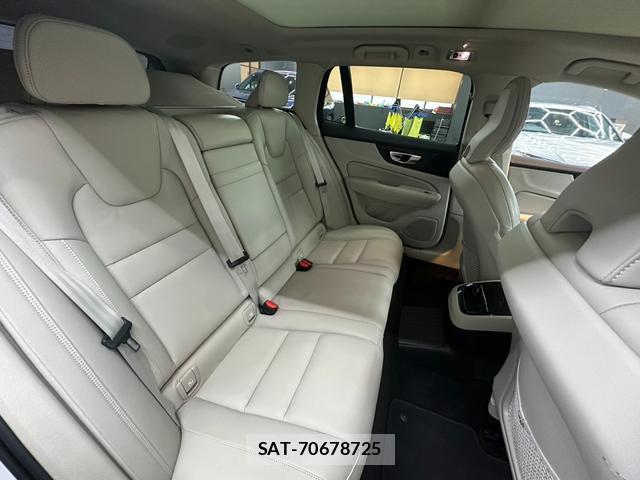 Volvo V60 2021-05 8072286-11