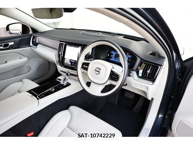 Volvo V60 2023-07 8072452-2