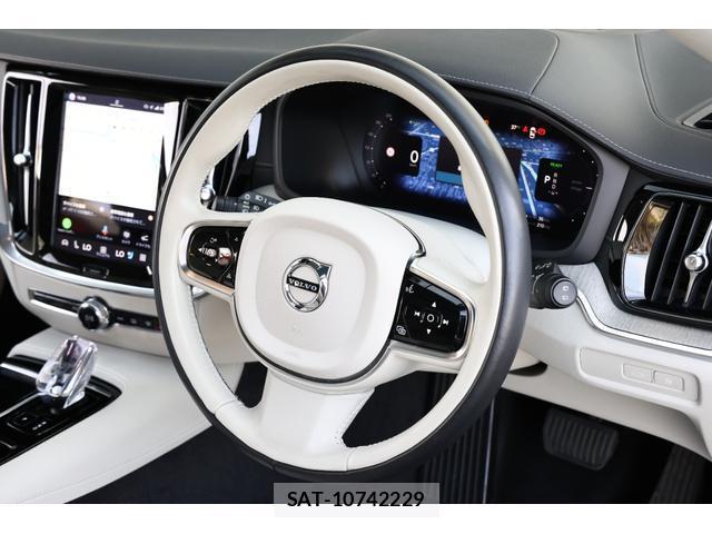 Volvo V60 2023-07 8072452-3