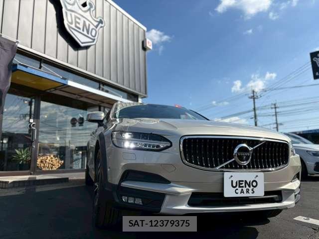 Volvo V90 2017-04 8071019-12