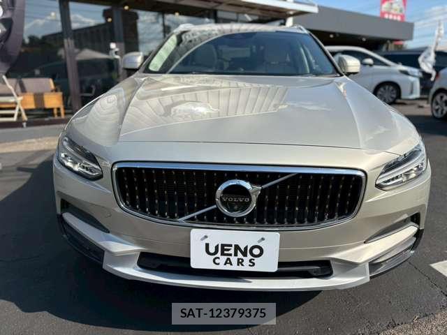 Volvo V90 2017-04 8071019-13