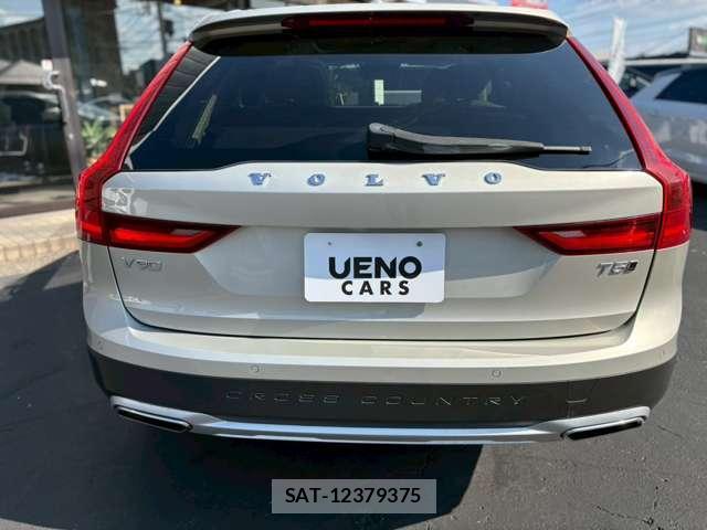 Volvo V90 2017-04 8071019-6