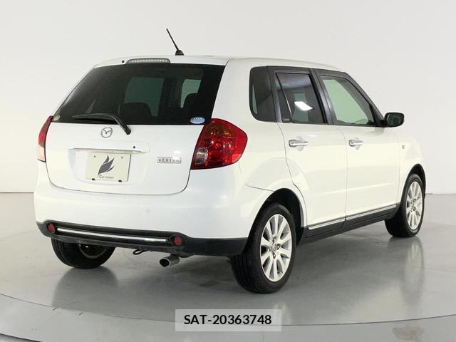 Mazda VERISA 2013-05 8072463-10