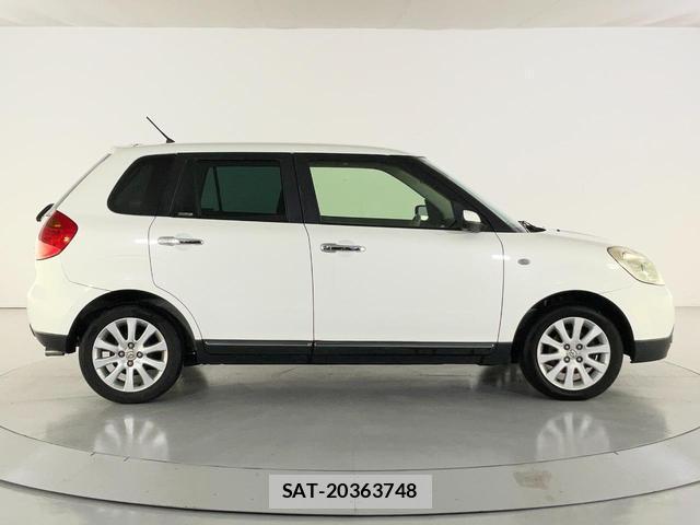 Mazda VERISA 2013-05 8072463-11