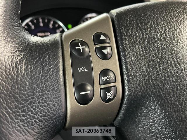 Mazda VERISA 2013-05 8072463-18