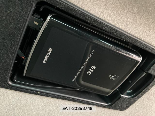 Mazda VERISA 2013-05 8072463-3