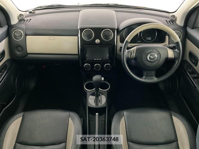 Mazda VERISA 2013-05 8072463-6