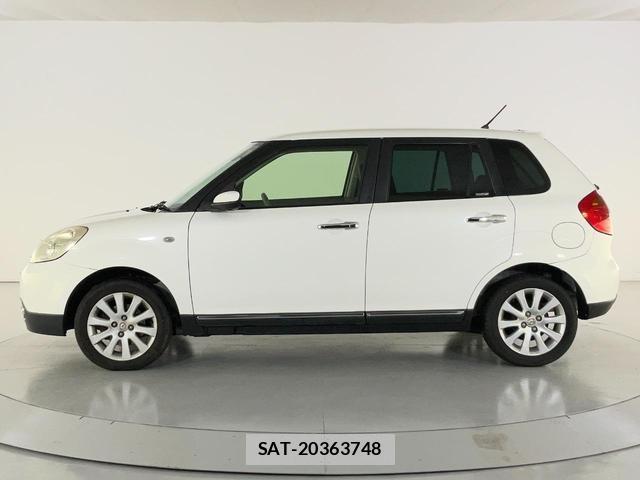 Mazda VERISA 2013-05 8072463-8