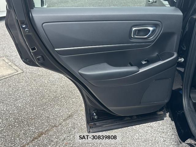 Honda VEZEL 2021-11 8071555-18
