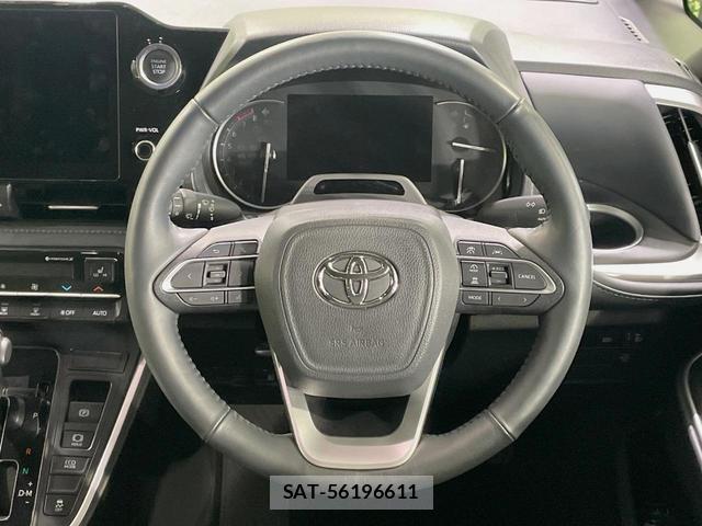 Toyota VOXY 2022-11 8071084-11