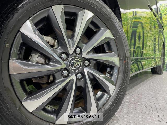 Toyota VOXY 2022-11 8071084-13