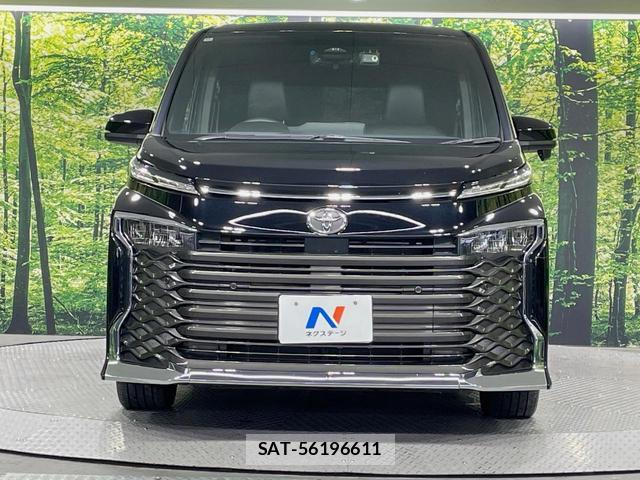 Toyota VOXY 2022-11 8071084-14