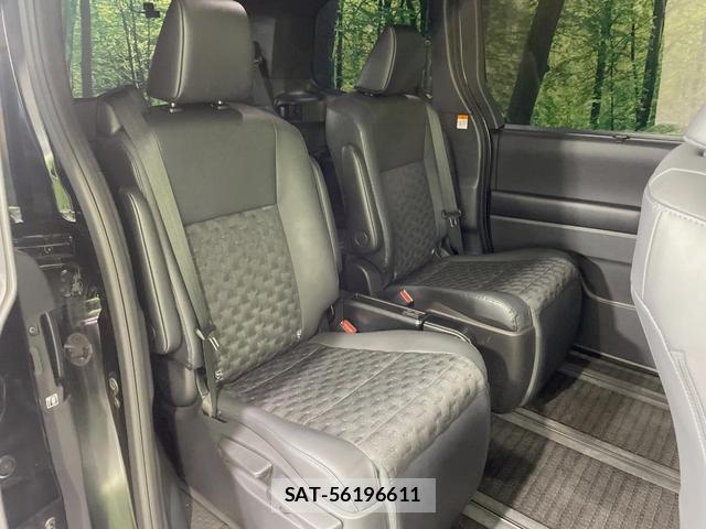 Toyota VOXY 2022-11 8071084-8
