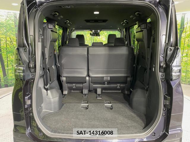 Toyota VOXY 2022-05 8071087-10
