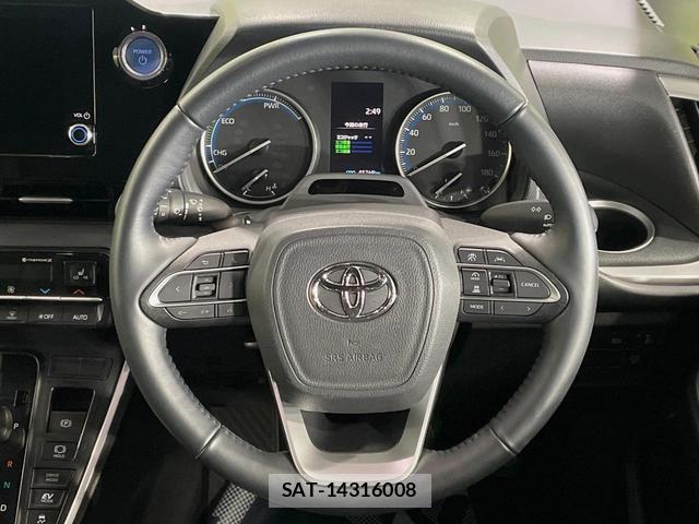 Toyota VOXY 2022-05 8071087-11