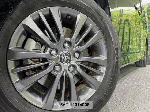 Toyota VOXY 2022-05 8071087-13