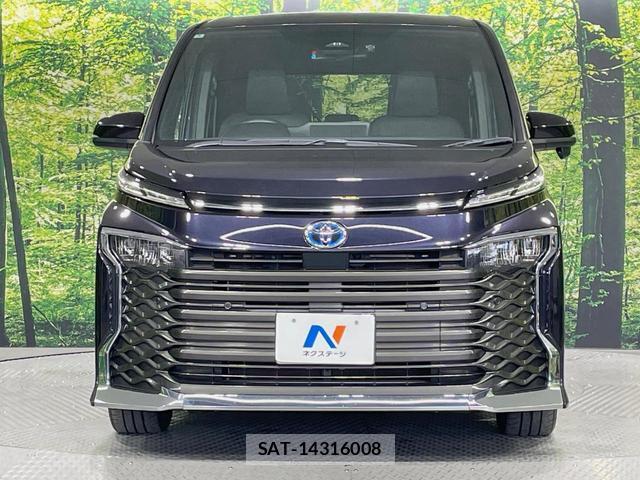 Toyota VOXY 2022-05 8071087-14