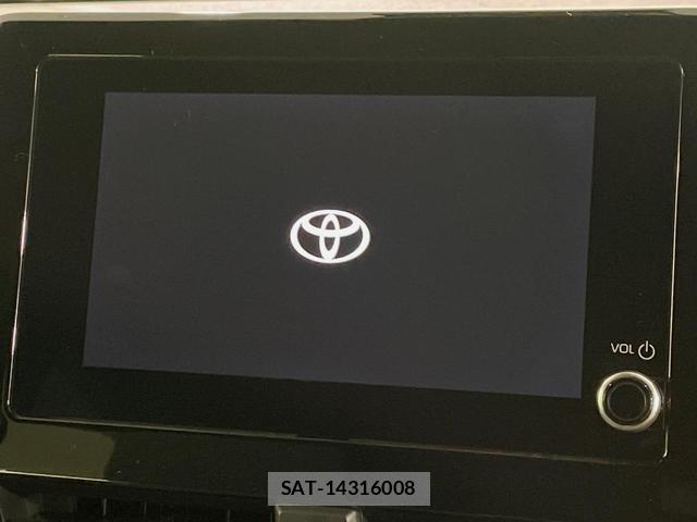 Toyota VOXY 2022-05 8071087-3