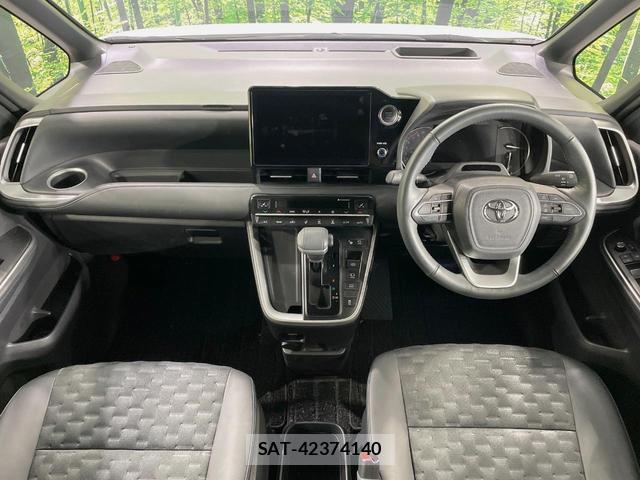 Toyota VOXY 2022-03 8071089-1