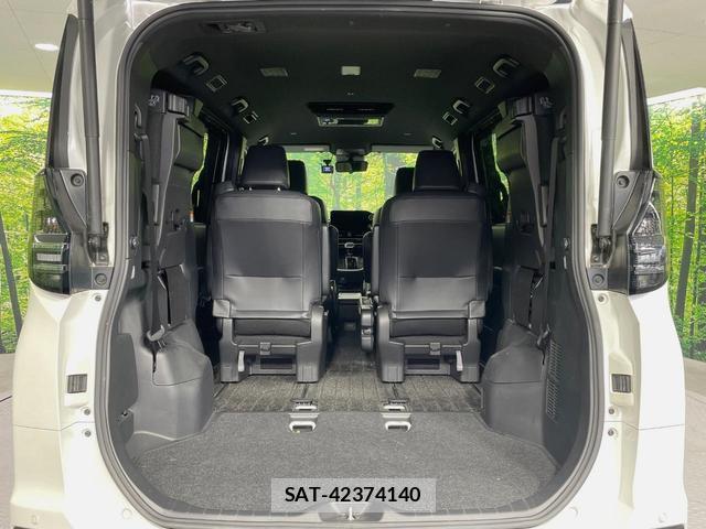 Toyota VOXY 2022-03 8071089-10