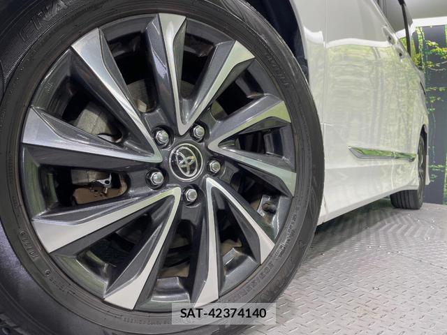 Toyota VOXY 2022-03 8071089-13