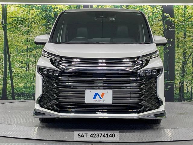 Toyota VOXY 2022-03 8071089-14