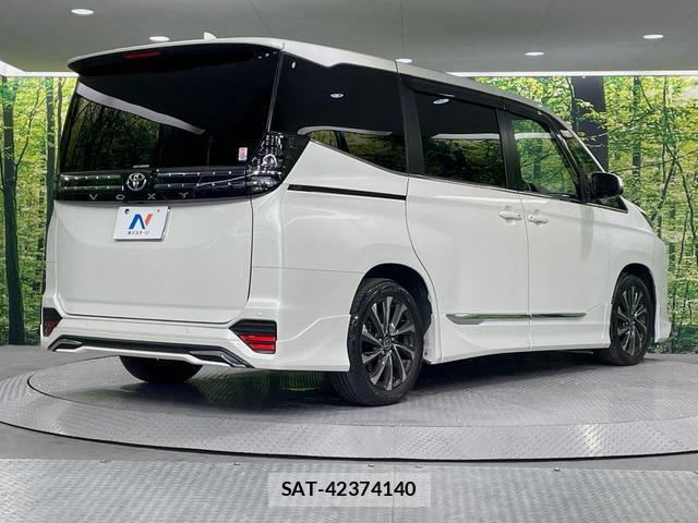 Toyota VOXY 2022-03 8071089-17