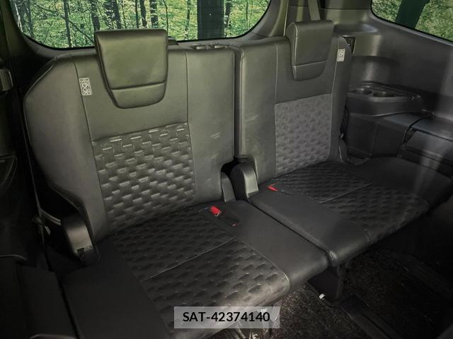 Toyota VOXY 2022-03 8071089-9