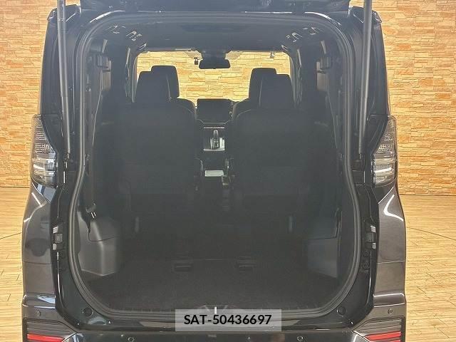 Toyota VOXY 2025-07 8071117-12