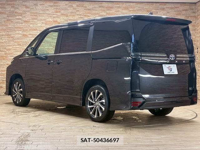 Toyota VOXY 2025-07 8071117-15