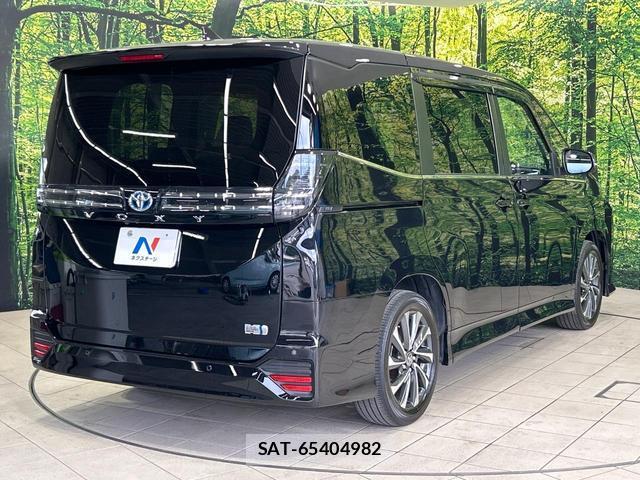 Toyota VOXY 2023-07 8071133-17